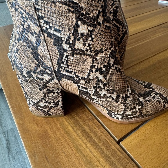 Steve Madden Julianne Boots - Picture 4 of 8